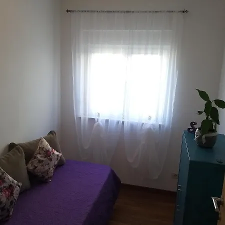 3 Bedroom With Terrace And Free Parking Apartment